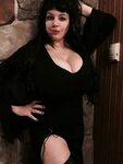 Lilith on Twitter - 10/28/2016 (Elvira!) - Imgur